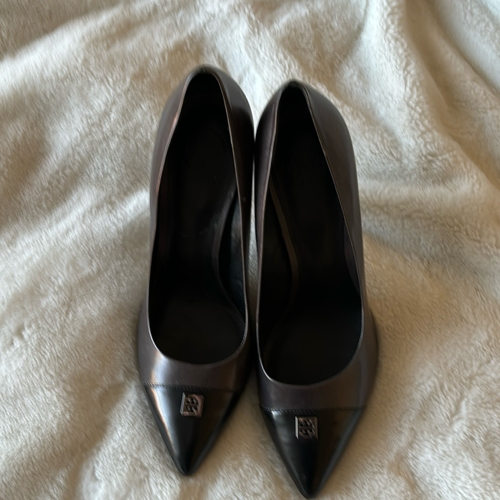 Tory Burch | Gray Cap Toe Pointed Heels Size 8.5